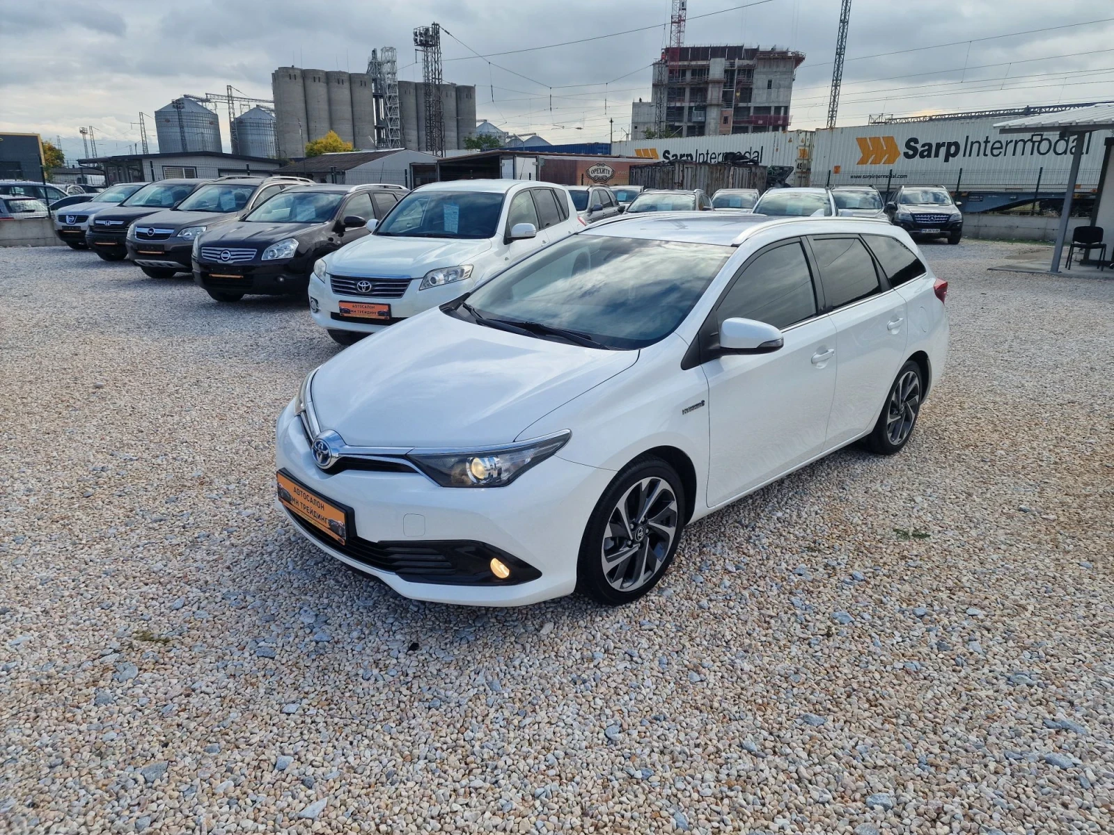 Toyota Auris 1.8 HYBRID TOPP