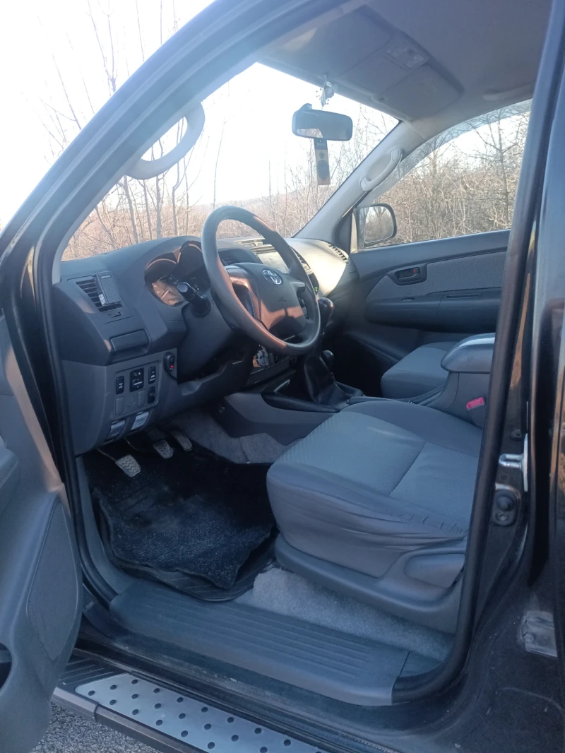 Toyota Hilux, снимка 8 - Автомобили и джипове - 48835875