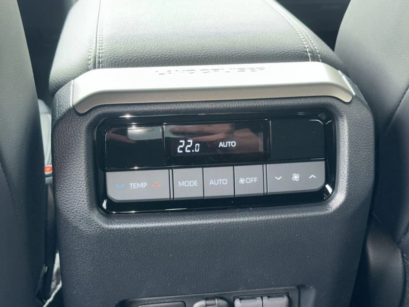 Toyota Land cruiser 250/2.8 D-4D/MILD HYBRID/EXECUTIVE/7-МЕСТЕН/, снимка 13 - Автомобили и джипове - 53559312