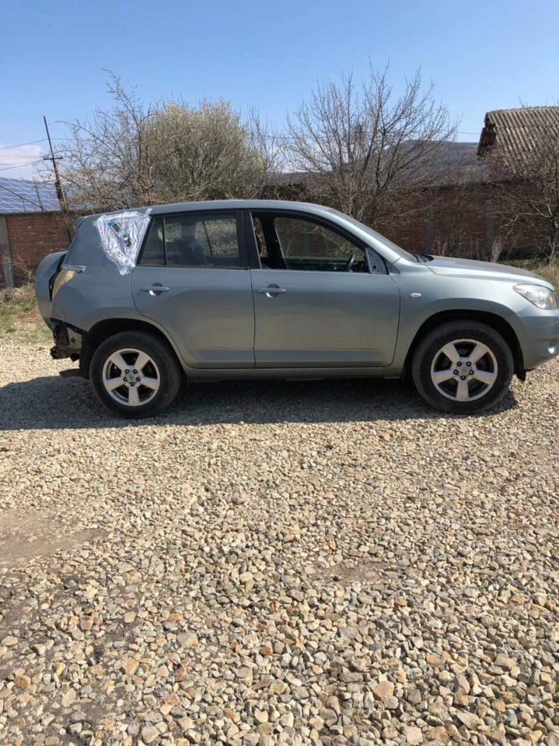 Toyota Rav4 2.0i VVT-i 16v кожа, снимка 3 - Автомобили и джипове - 45090045