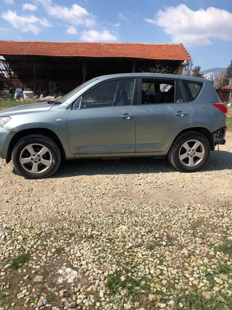 Toyota Rav4 2.0i VVT-i 16v кожа, снимка 4 - Автомобили и джипове - 45090045