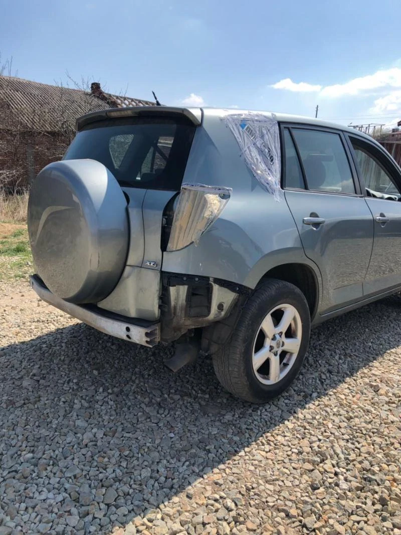 Toyota Rav4 2.0i VVT-i 16v кожа, снимка 6 - Автомобили и джипове - 45090045