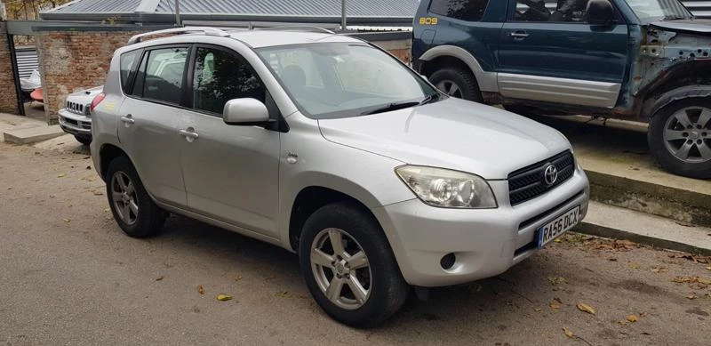 Toyota Rav4, снимка 3 - Автомобили и джипове - 46834418