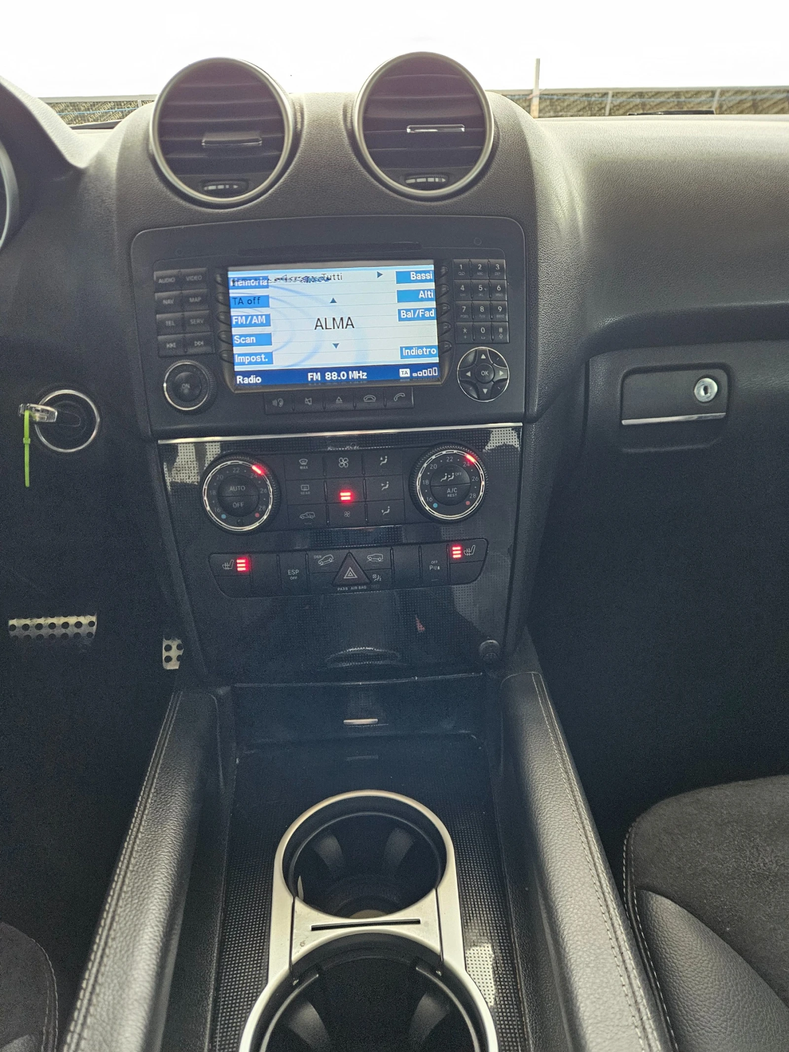 Mercedes-Benz ML 320 AMG ПАКЕТ/ЛИЗИНГ, снимка 15 - Автомобили и джипове - 53885418