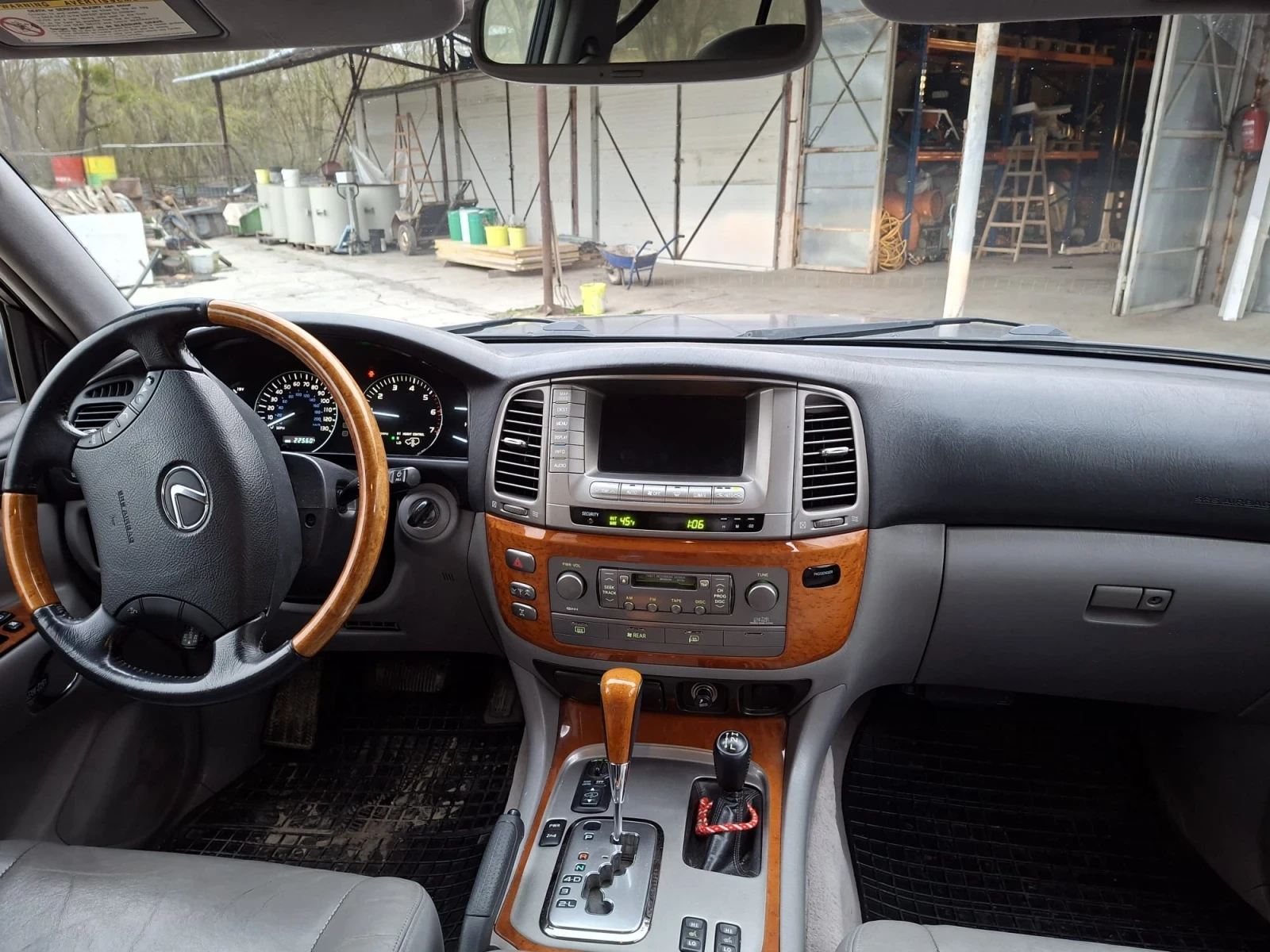 Toyota Land cruiser J100, снимка 8 - Автомобили и джипове - 54391143