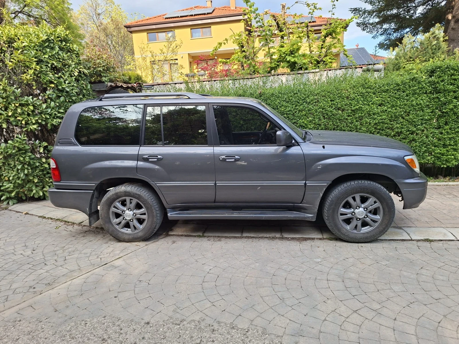 Toyota Land cruiser J100, снимка 3 - Автомобили и джипове - 54391143