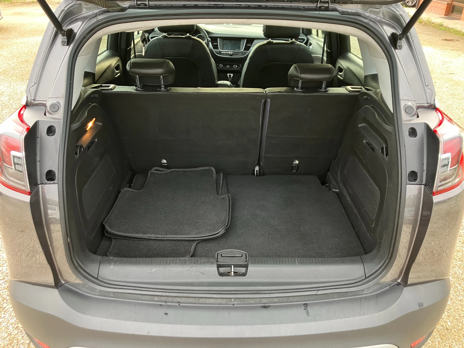 Opel Crossland X 1.5 D, снимка 14 - Автомобили и джипове - 54793448