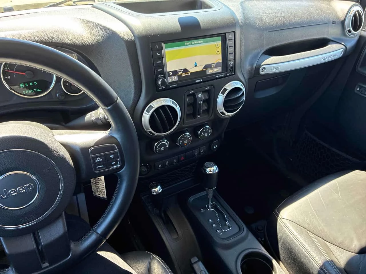 Jeep Wrangler * Sahara * АВТОКРЕДИТ БЕЗ ПЪРВОНАЧАЛНА ВНОСКА* , снимка 9 - Автомобили и джипове - 54936665