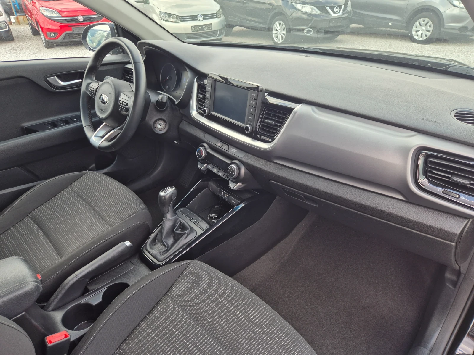 Kia Stonic 1.6 CRDI, снимка 12 - Автомобили и джипове - 55319349