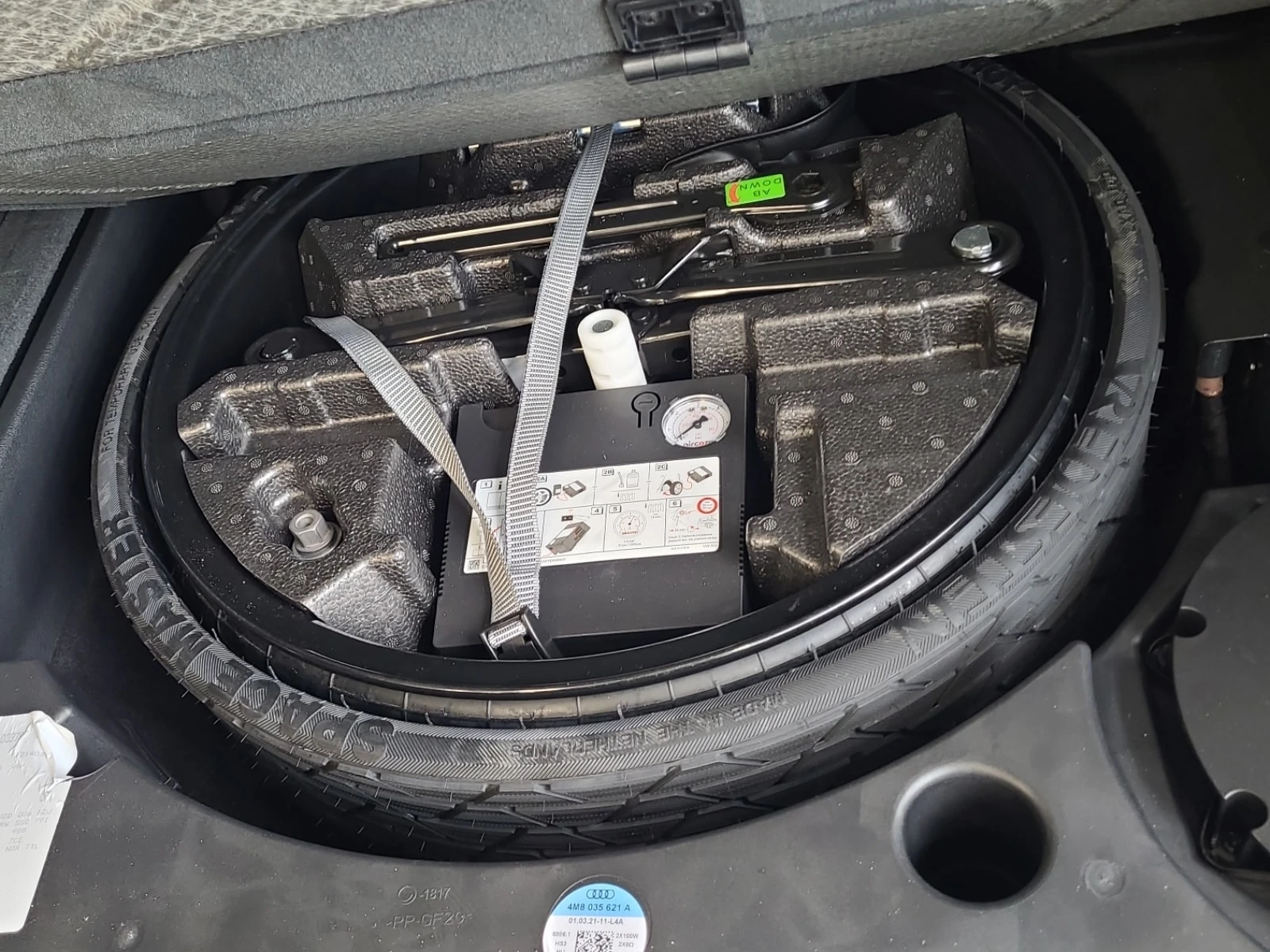Audi Q8 TECHNIK / MATRIX / DISTRONIC / 360 , снимка 15 - Автомобили и джипове - 55898188