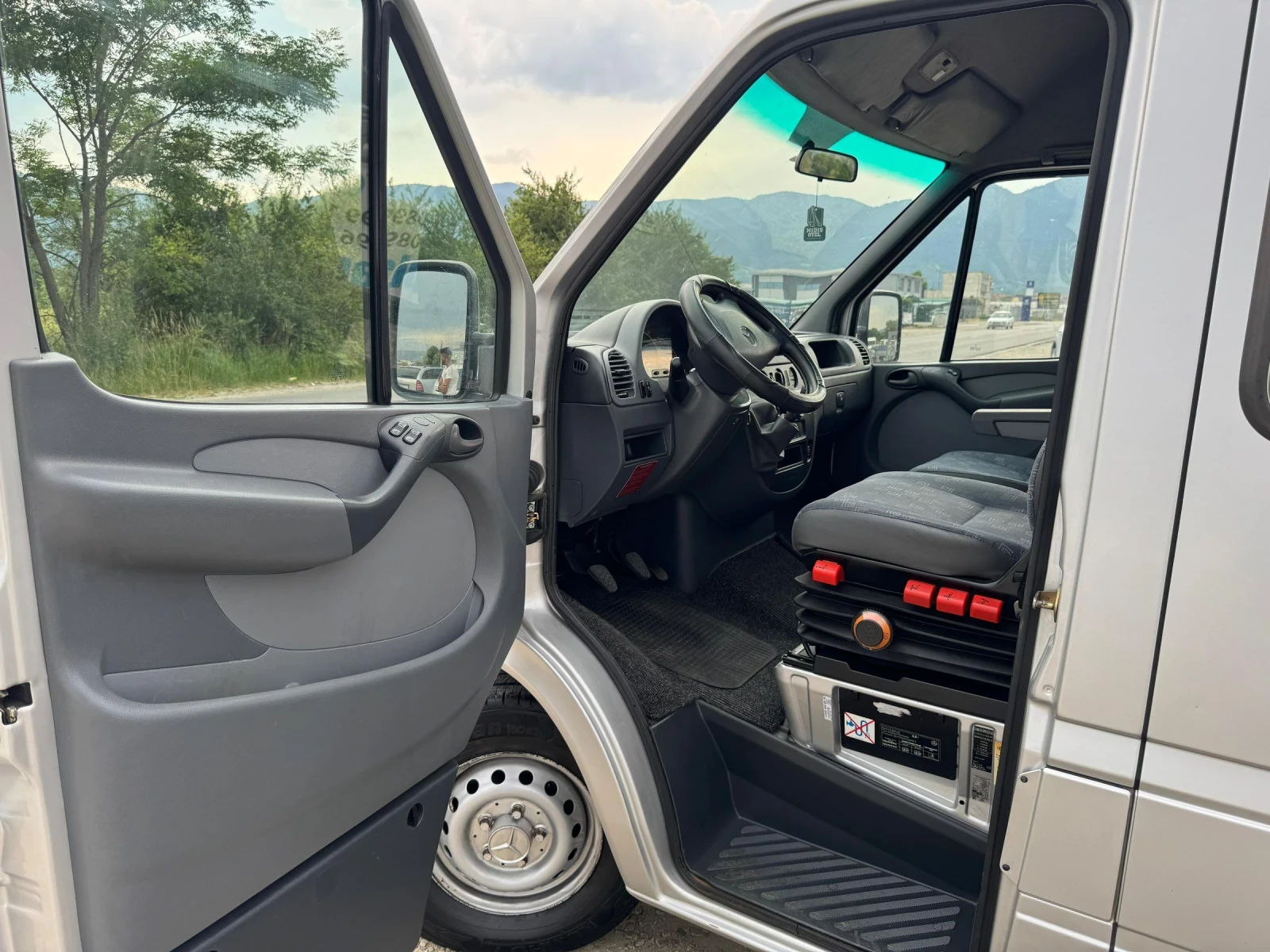 Mercedes-Benz Sprinter 316 2.7 CDI 160HP ЛИЗИНГ.. - изображение 7