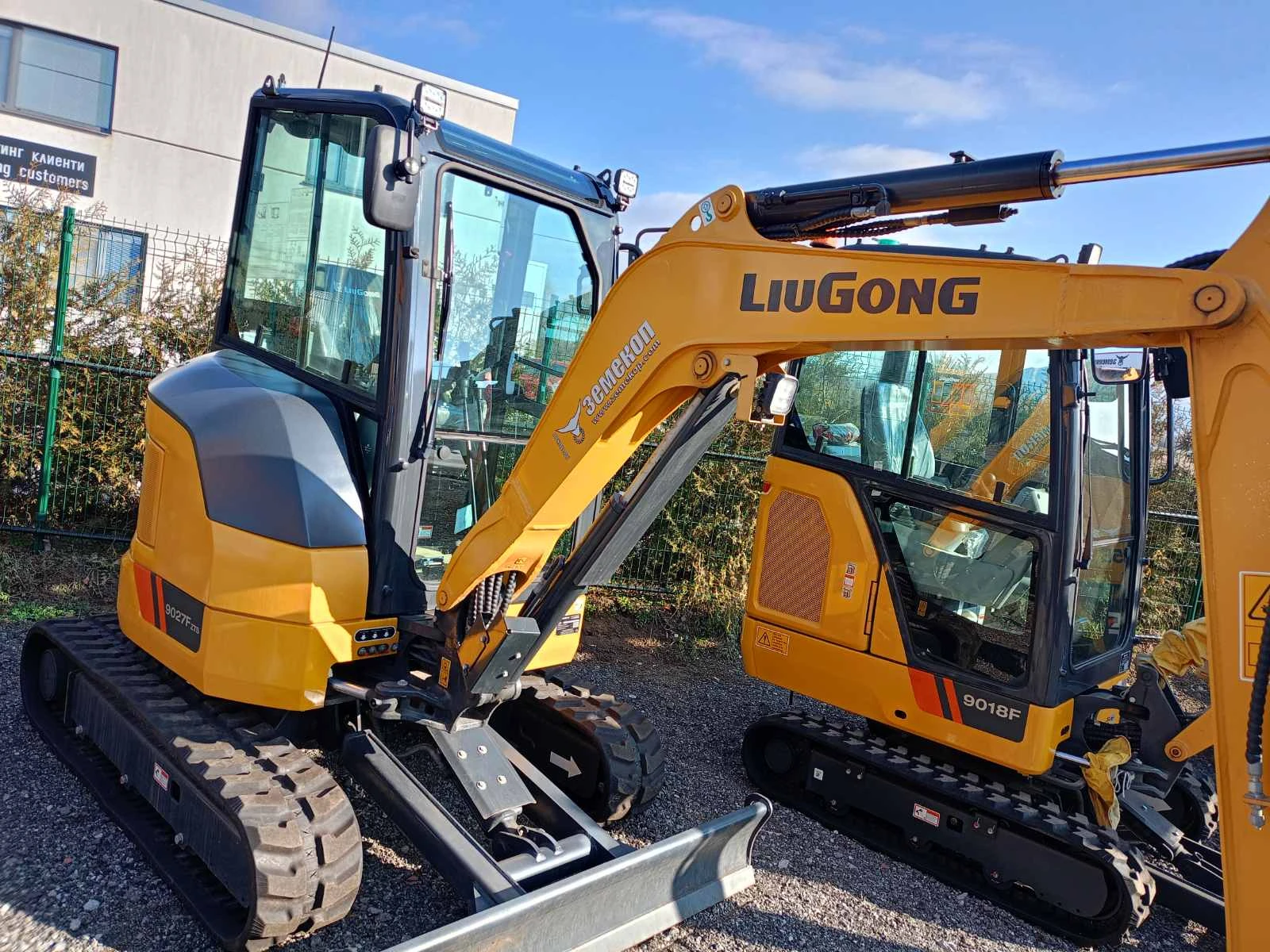 Багер LiuGong 9027F, снимка 1