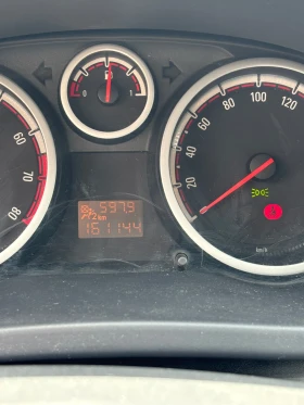 Opel Corsa Газ, обслужен, снимка 10