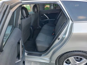 Toyota Avensis 2.0, 6ск, вер.м-р, снимка 15