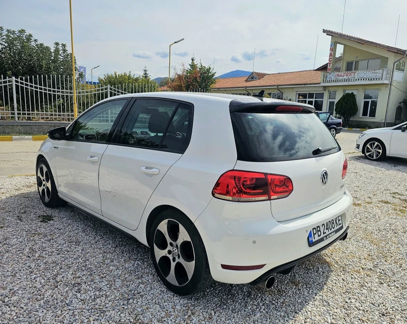 VW Golf GTD пакет Автомат Евро5B, снимка 5 - Автомобили и джипове - 47611895