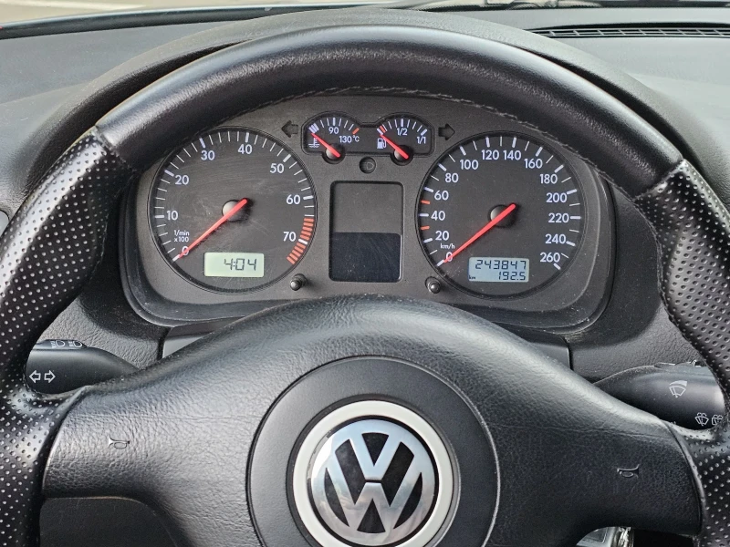 VW Golf, снимка 4 - Автомобили и джипове - 48519008