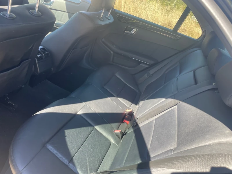 Mercedes-Benz E 220, снимка 7 - Автомобили и джипове - 51836782