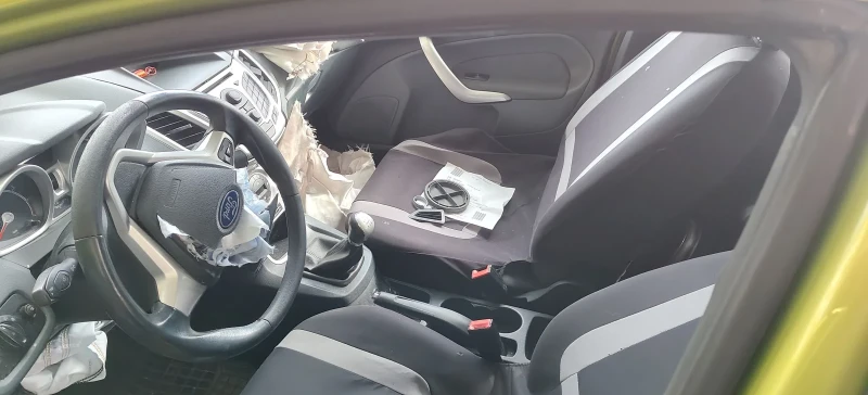 Ford Fiesta 1.4 71kw 97кс SPJA, снимка 10 - Автомобили и джипове - 52937734