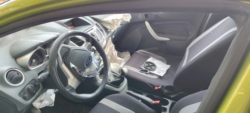 Ford Fiesta 1.4 71kw 97кс SPJA, снимка 9 - Автомобили и джипове - 52937734