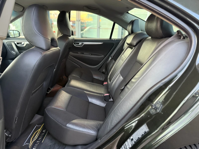 Volvo S60 2.4i 140к.с. Кожа/Подгрев, снимка 8 - Автомобили и джипове - 52845545