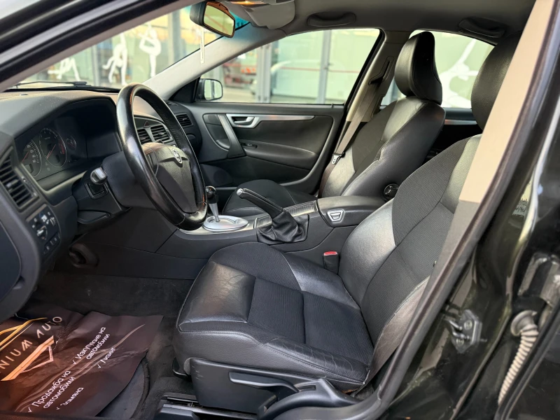 Volvo S60 2.4i 140к.с. Кожа/Подгрев, снимка 7 - Автомобили и джипове - 52845545