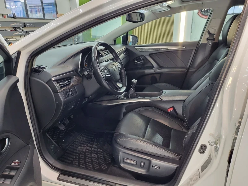 Toyota Avensis D4D 2.0, снимка 11 - Автомобили и джипове - 53762083