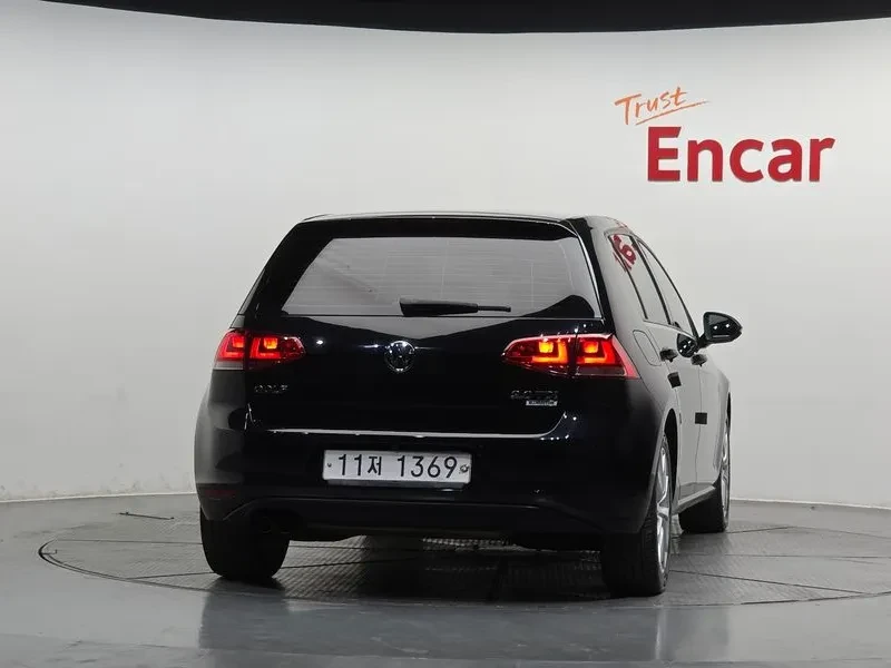 VW Golf 2.0 TDI, снимка 4 - Автомобили и джипове - 54302699