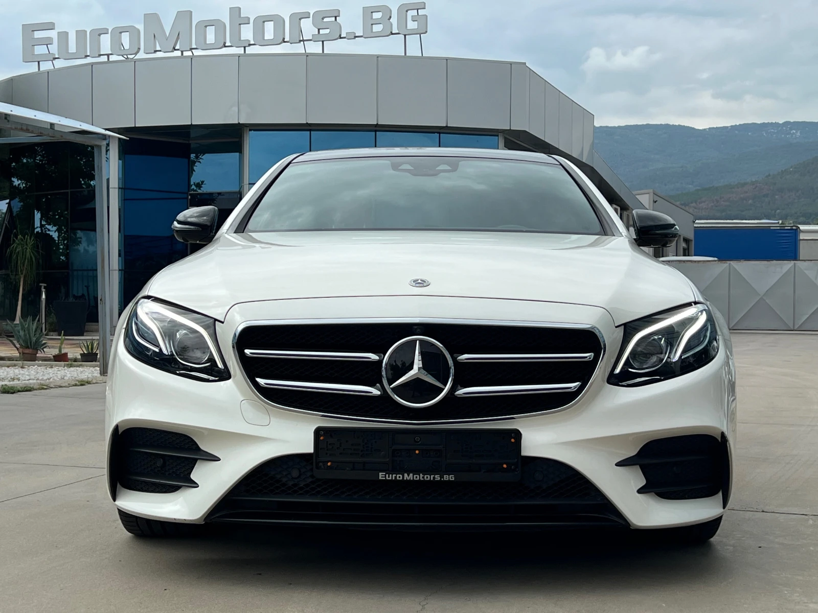 Mercedes-Benz E 350 d, 4-MAT, AMG, PANO, DIST, NIGHT, CAM-360, MULTIBE - изображение 2