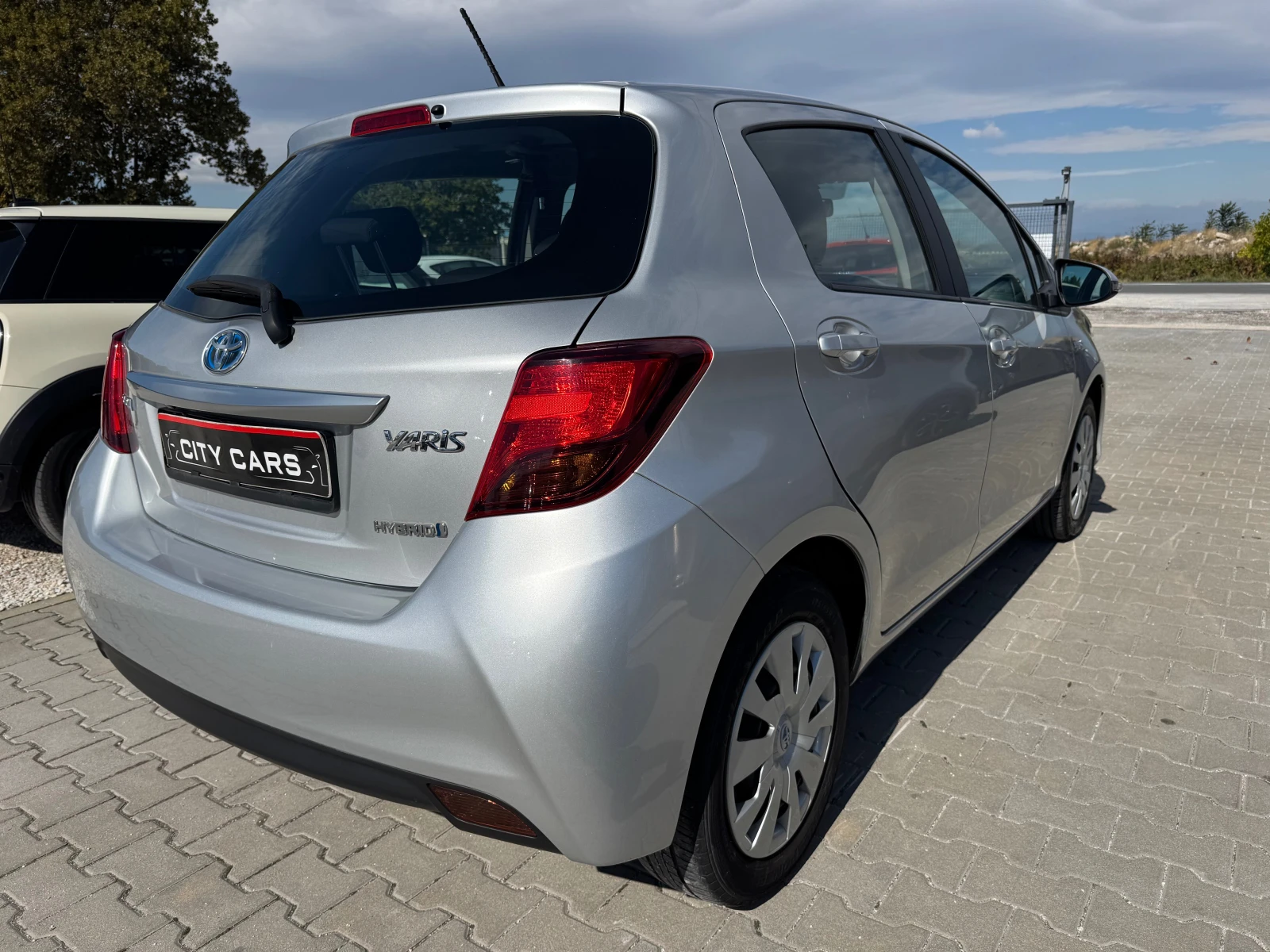 Toyota Yaris 1.5i-HIBRID-AVTOMAT- - изображение 6