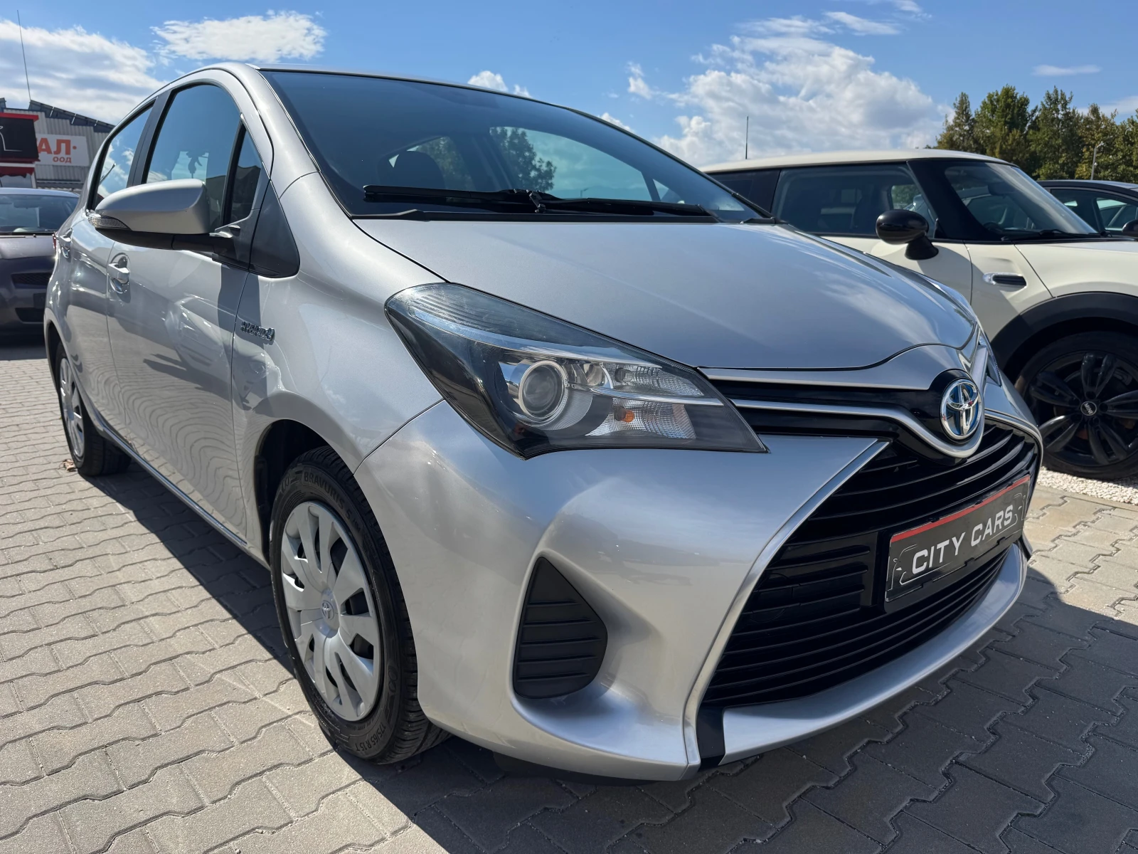 Toyota Yaris 1.5i-HIBRID-AVTOMAT- - изображение 2