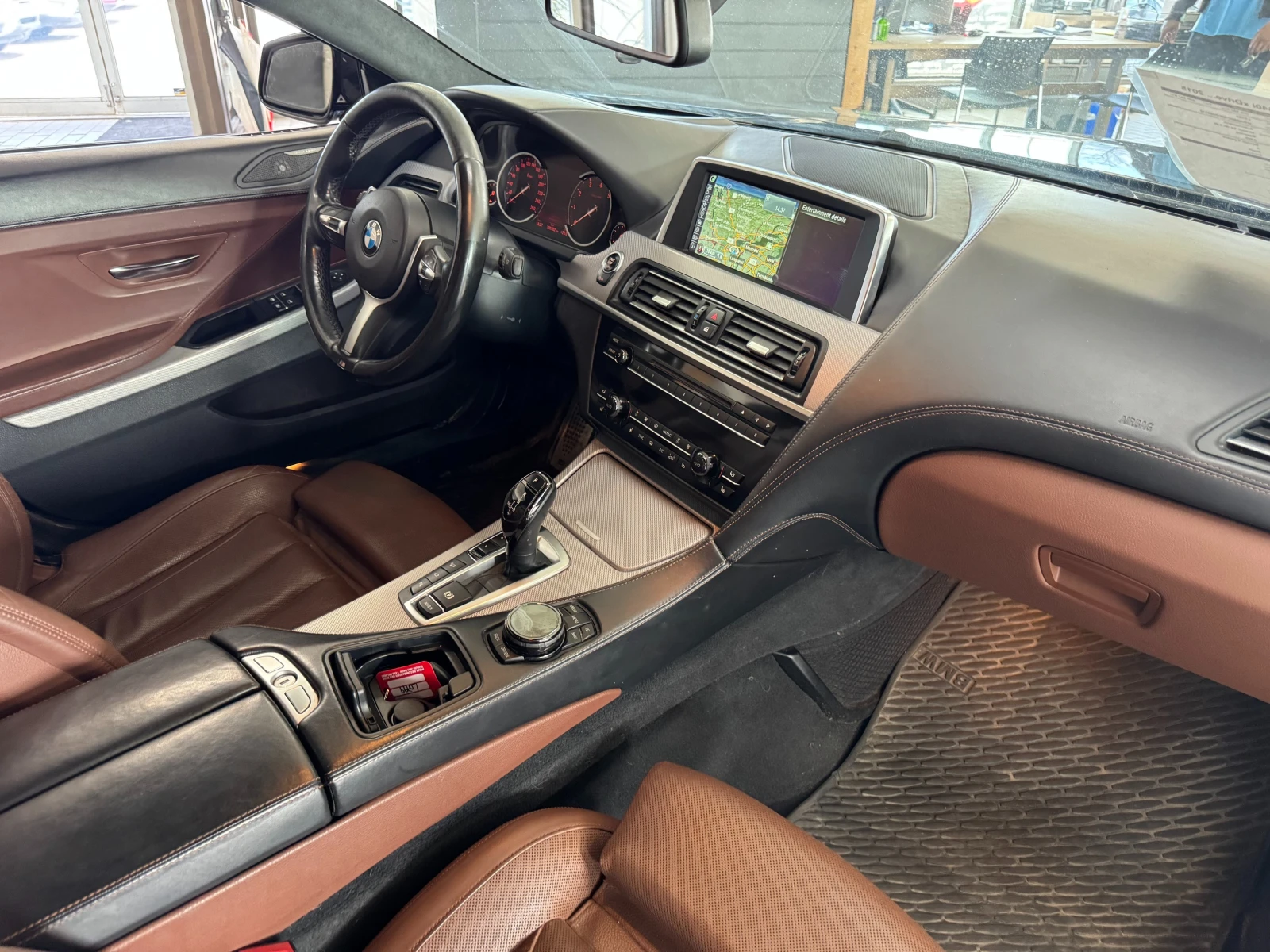 BMW 640 i xDrive Gran Coupè* M-pack* HK* ОБДУХВ* DIST - изображение 10