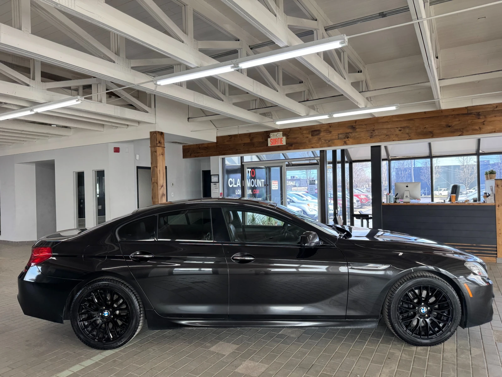 BMW 640 i xDrive Gran Coupè* M-pack* HK* ОБДУХВ* DIST - изображение 6