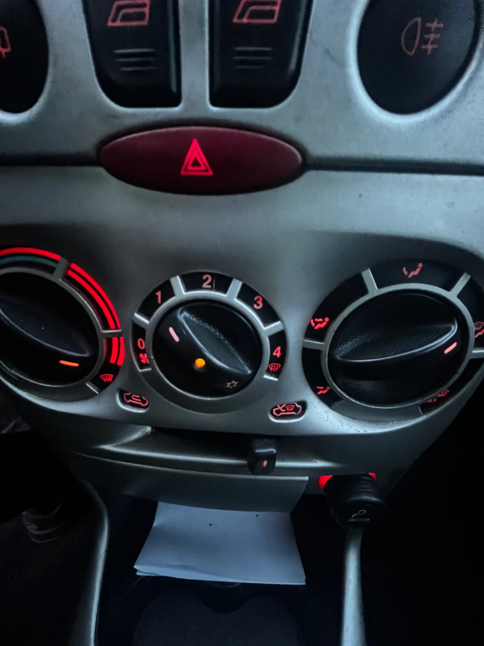 Fiat Punto 1.2 16v Клима - изображение 6