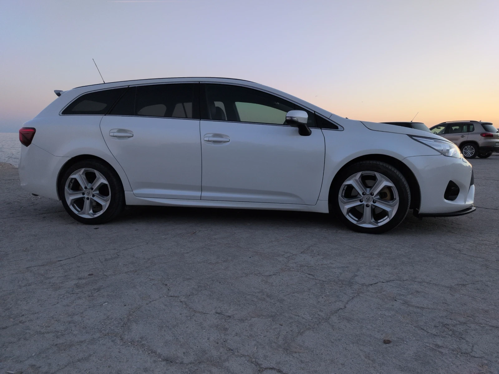 Toyota Avensis D4D 2.0, снимка 6 - Автомобили и джипове - 53762083