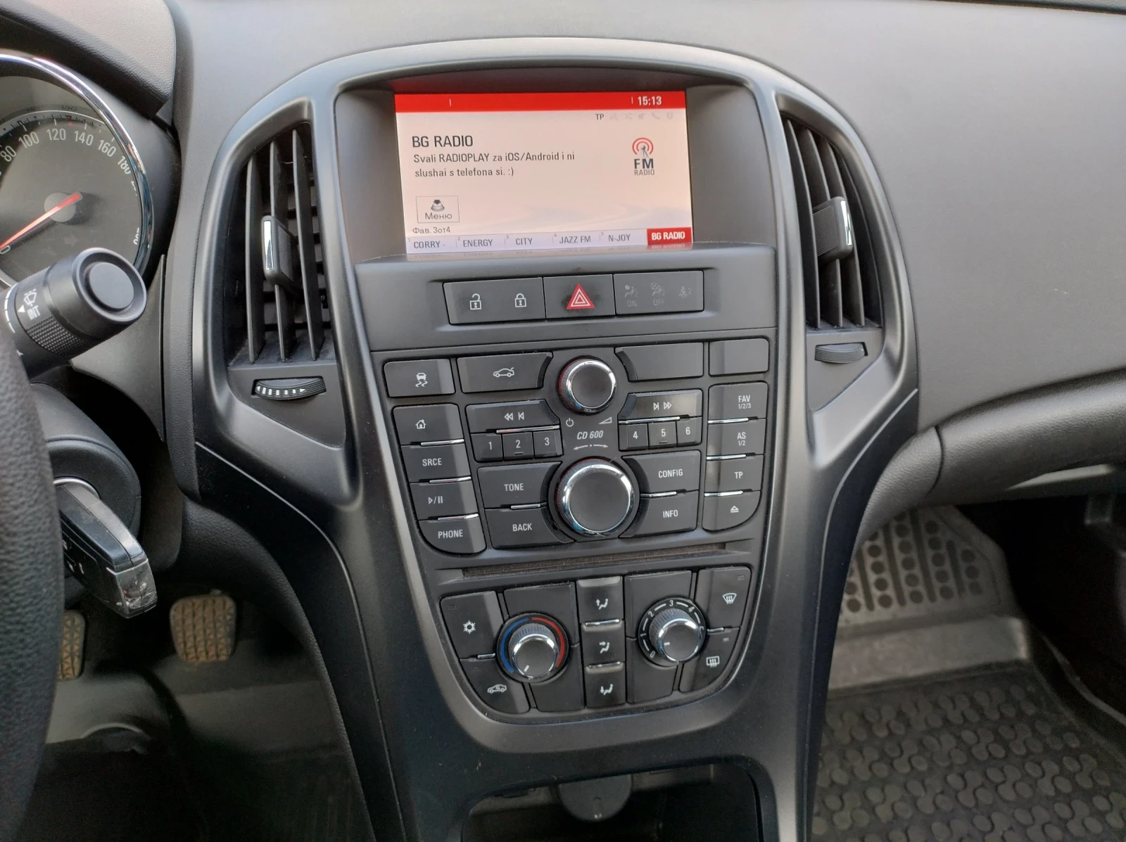 Opel Astra J 1.6 LPG / BG, снимка 10 - Автомобили и джипове - 53902959