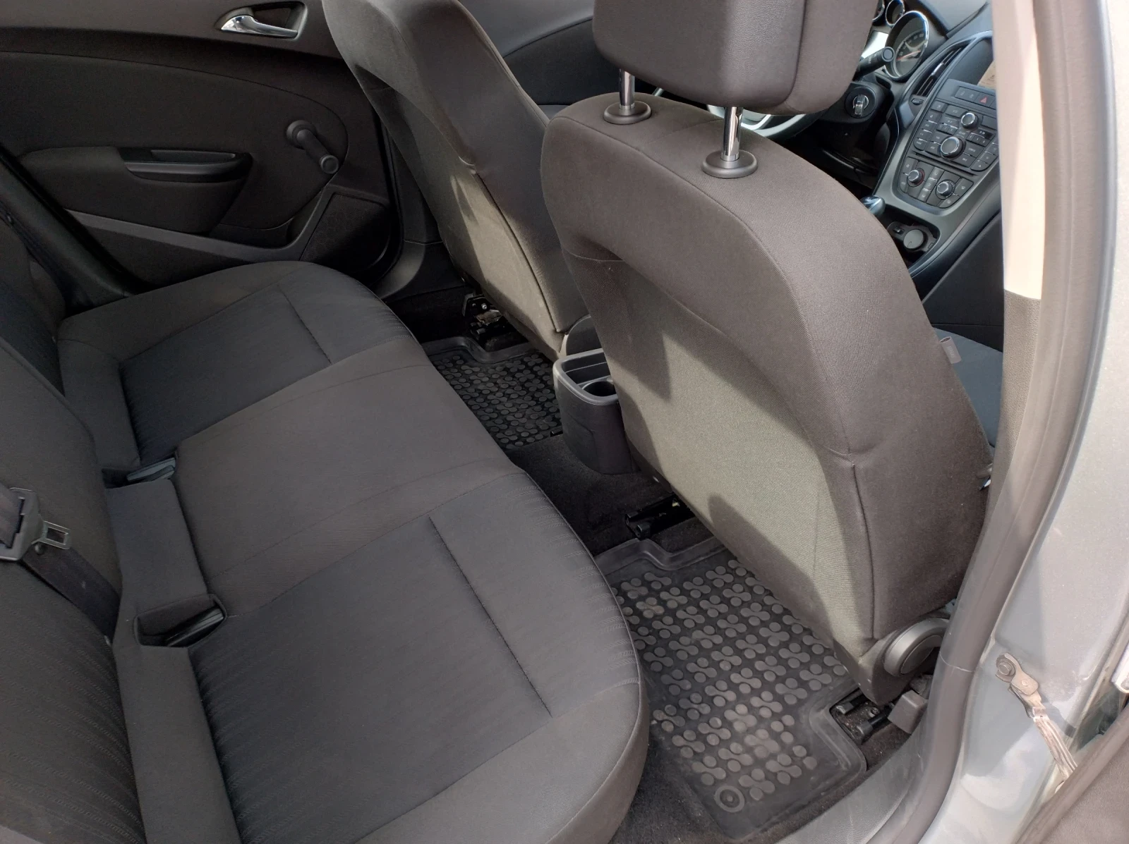 Opel Astra J 1.6 LPG / BG, снимка 13 - Автомобили и джипове - 53902959