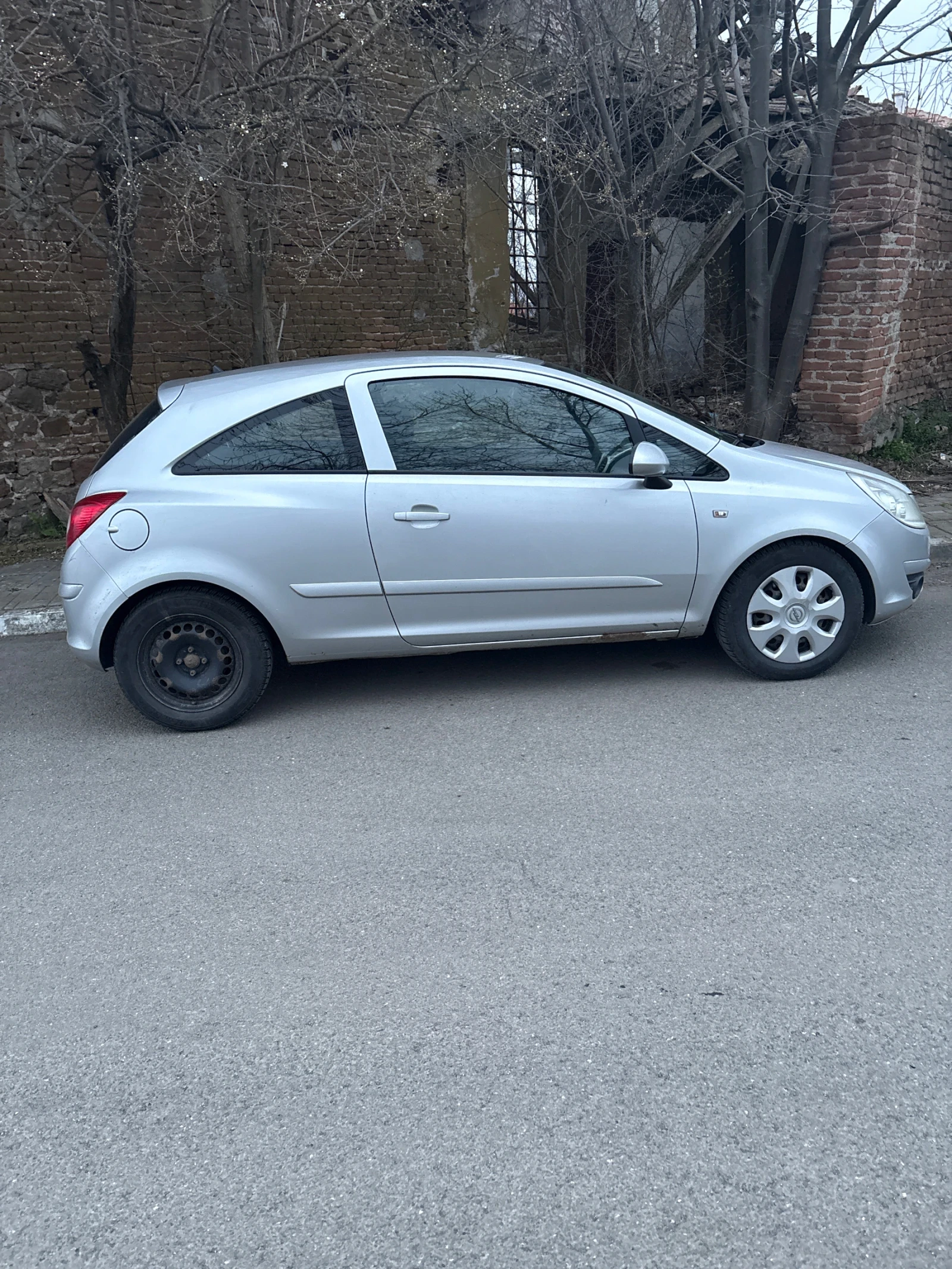 Opel Corsa 1.3, снимка 2 - Автомобили и джипове - 53937760
