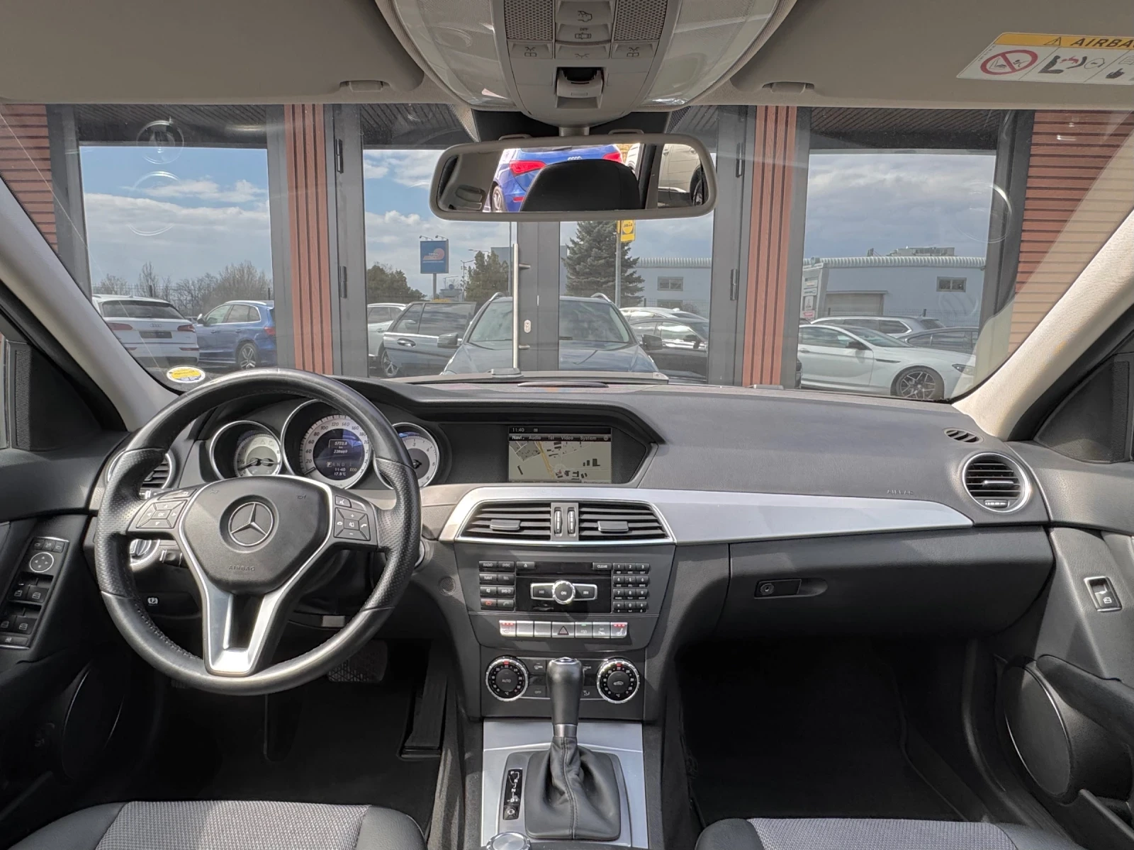 Mercedes-Benz C 220 Avangard* LaneAssist* Blindspot* Камера* Лизинг, снимка 9 - Автомобили и джипове - 53996194