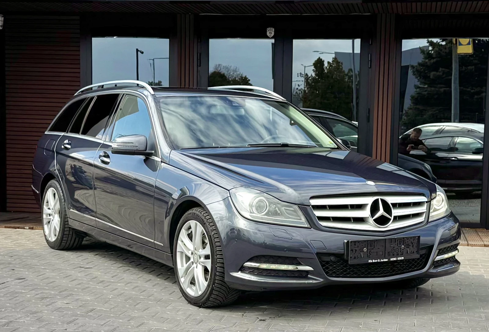 Mercedes-Benz C 220 Avangard* LaneAssist* Blindspot* Камера* Лизинг, снимка 3 - Автомобили и джипове - 53996194