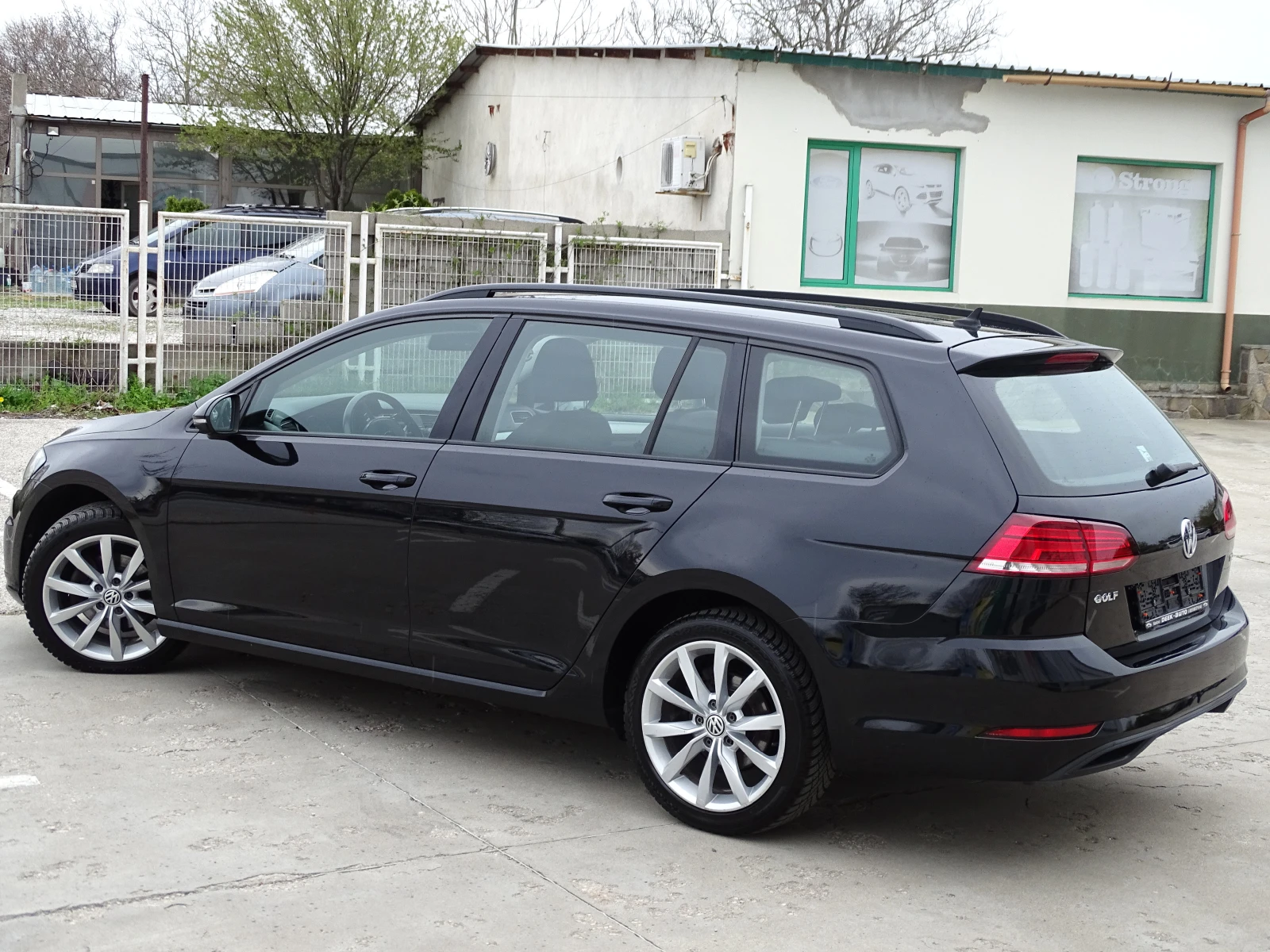 VW Golf 7.5_1.6TDI_116 Коня_EURO 6b_* , снимка 7 - Автомобили и джипове - 54172160