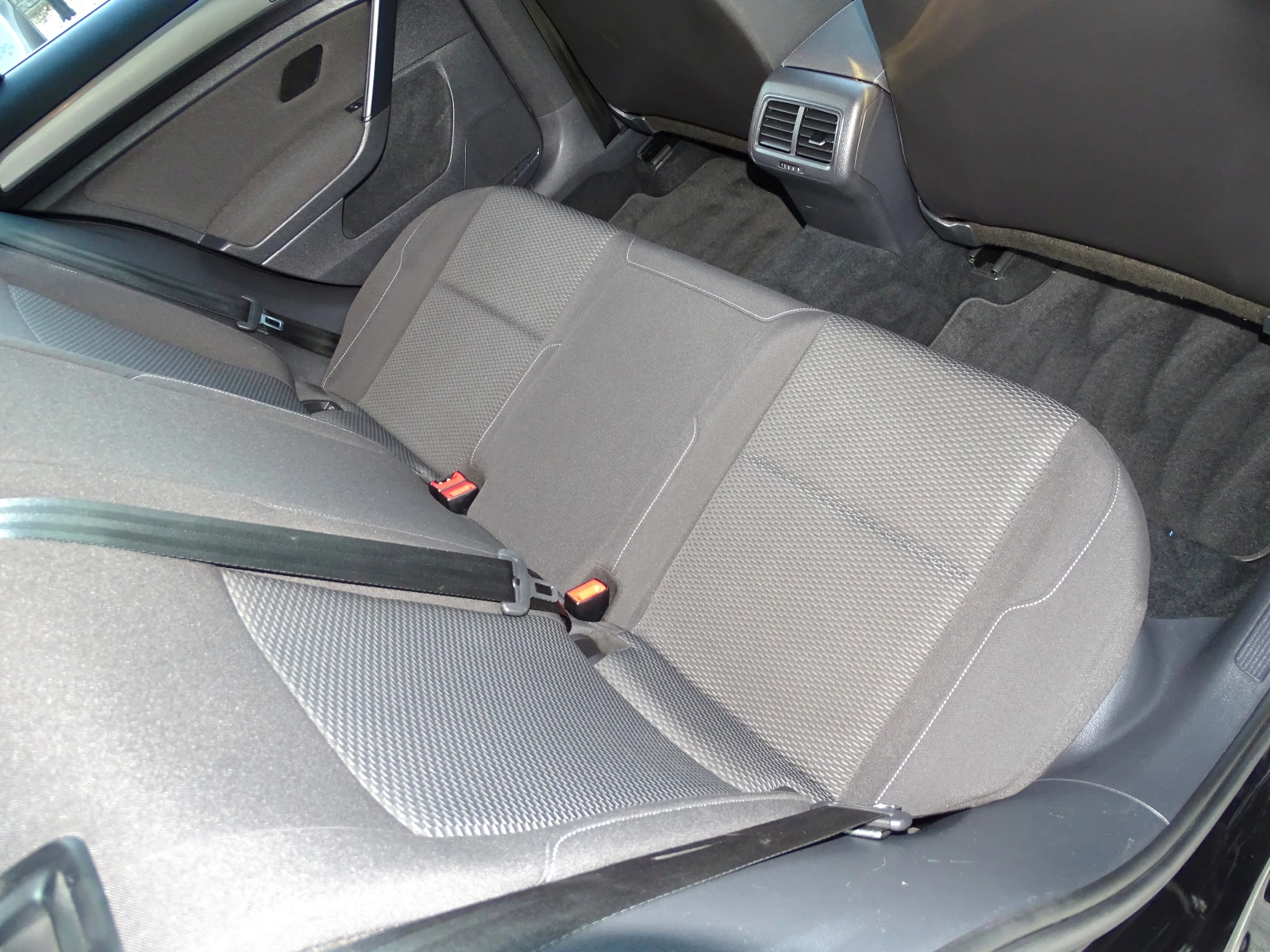 VW Golf 7.5_1.6TDI_116 Коня_EURO 6b_* , снимка 14 - Автомобили и джипове - 54172160