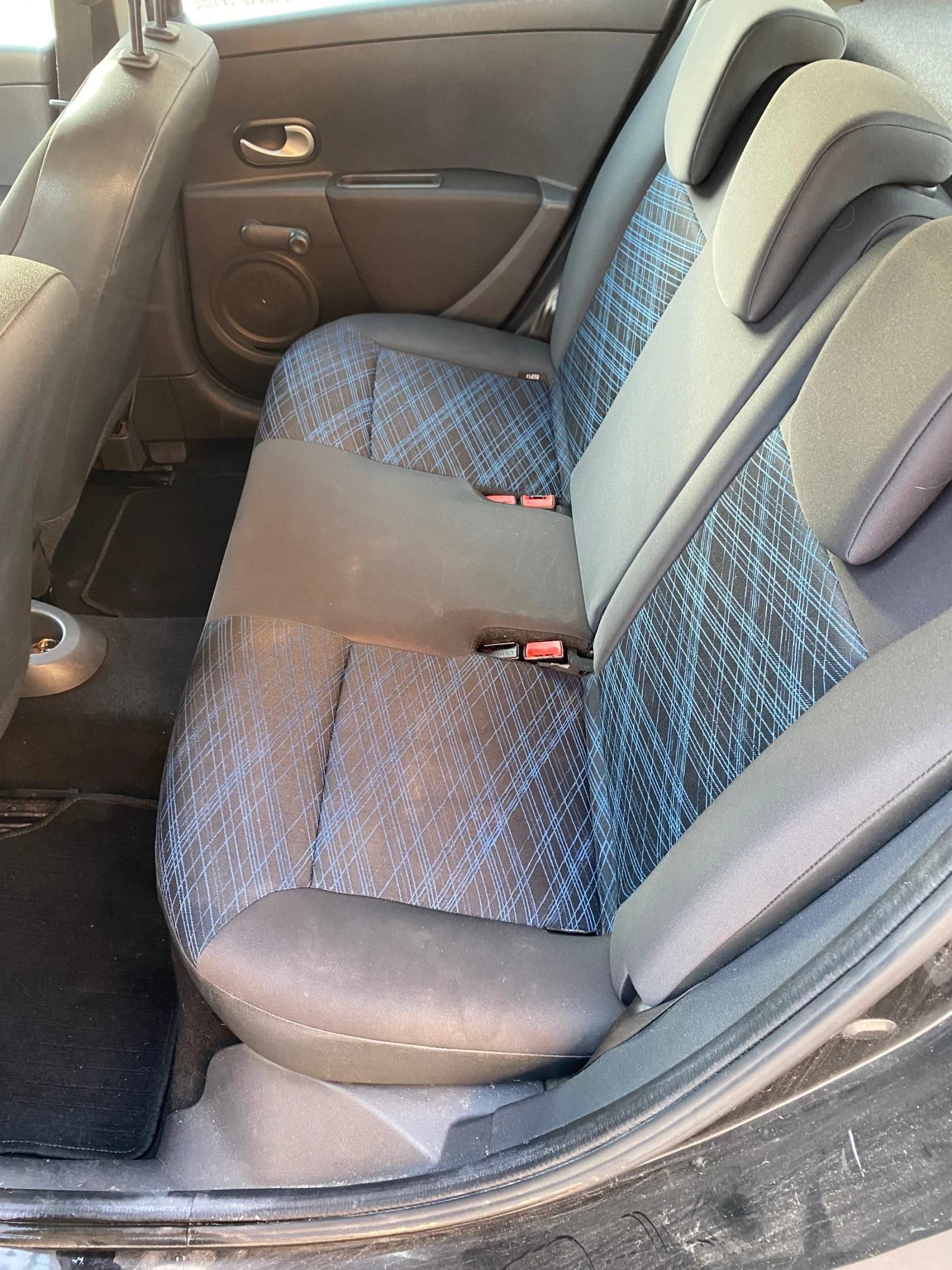 Renault Clio 1.2i 75кс., снимка 10 - Автомобили и джипове - 54671915