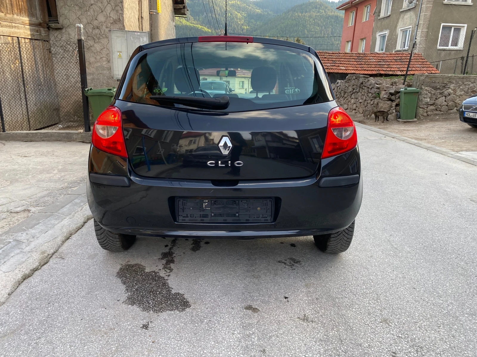 Renault Clio 1.2i 75кс., снимка 6 - Автомобили и джипове - 54671915