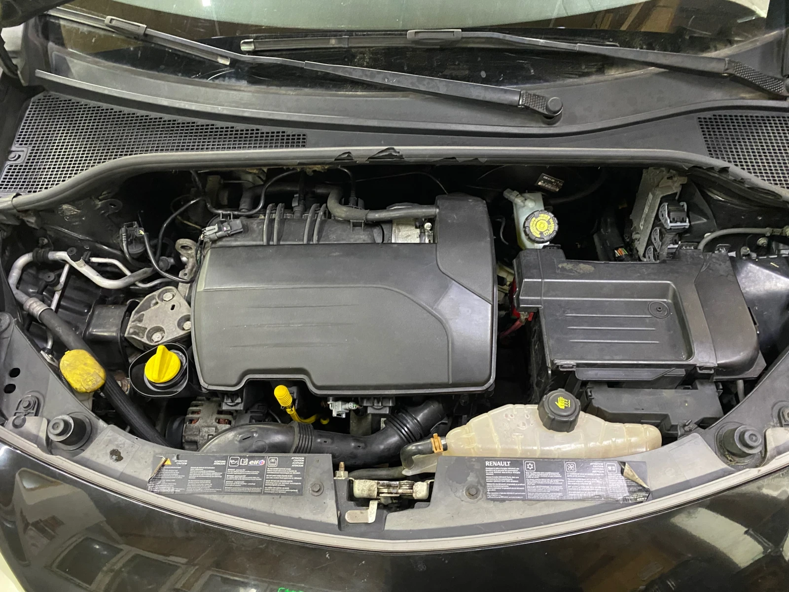 Renault Clio 1.2i 75кс., снимка 12 - Автомобили и джипове - 54671915