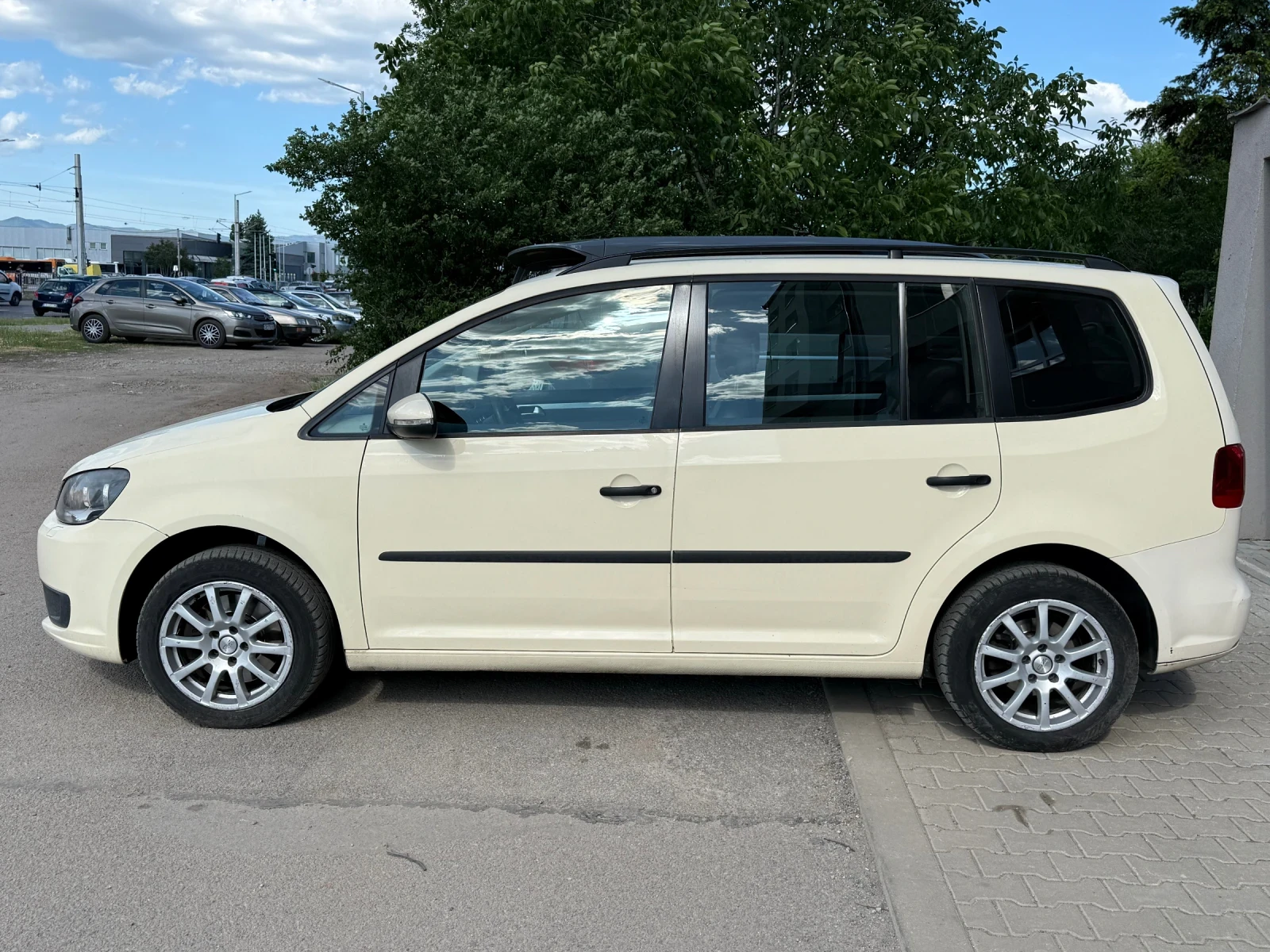 VW Touran 1.4 Турбо Бензин Метан, снимка 7 - Автомобили и джипове - 54714192