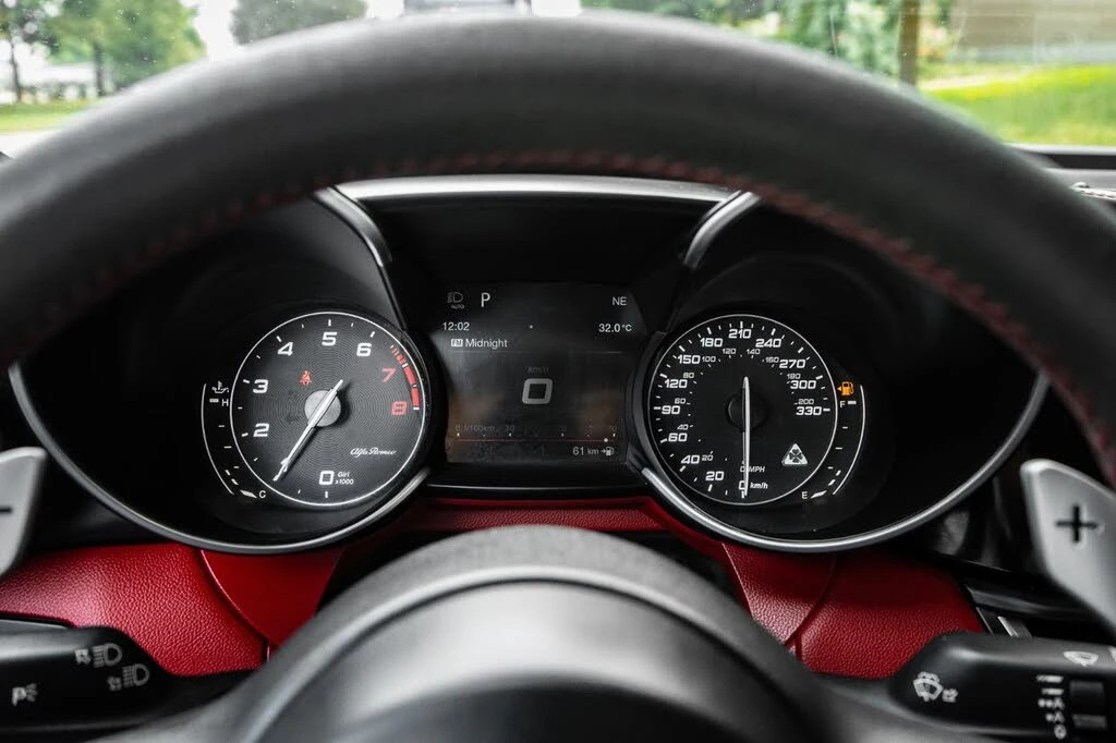 Alfa Romeo Giulia Quadrifoglio, снимка 13 - Автомобили и джипове - 55386094