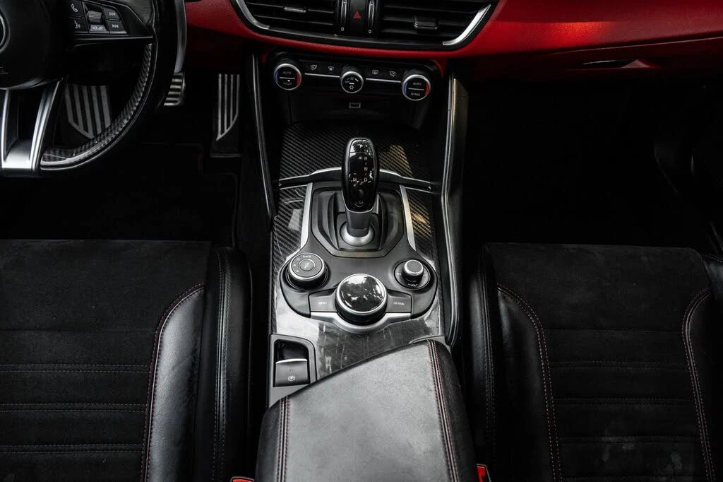 Alfa Romeo Giulia Quadrifoglio, снимка 12 - Автомобили и джипове - 55386094