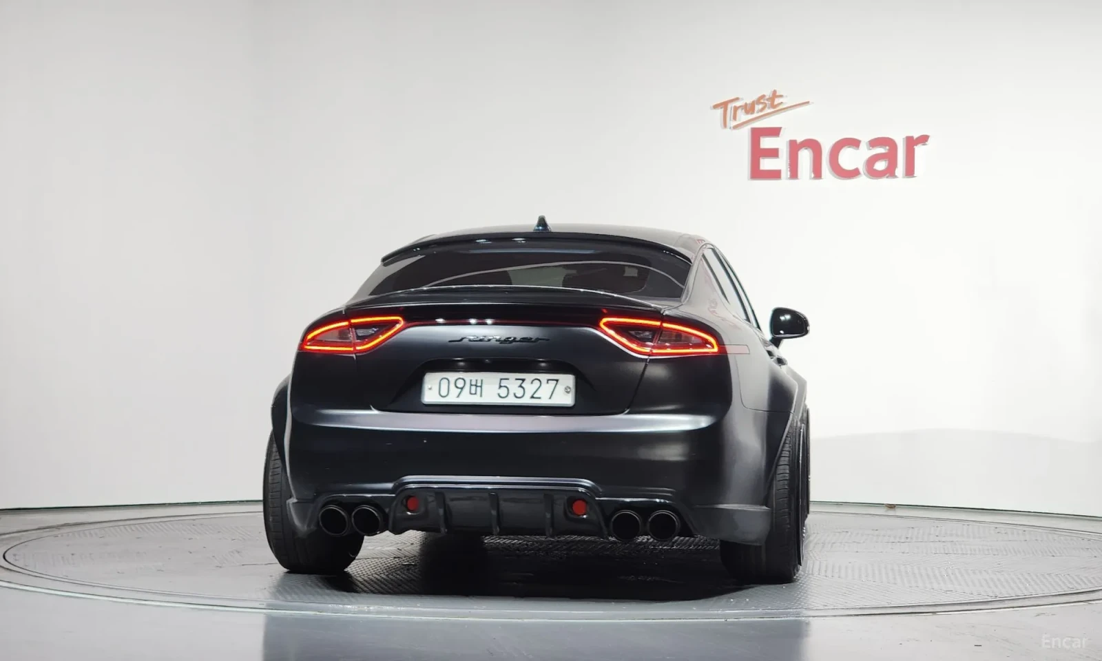 Kia Stinger 2.2d\Фулл Екстри\Въздушно окачване, снимка 4 - Автомобили и джипове - 55583474