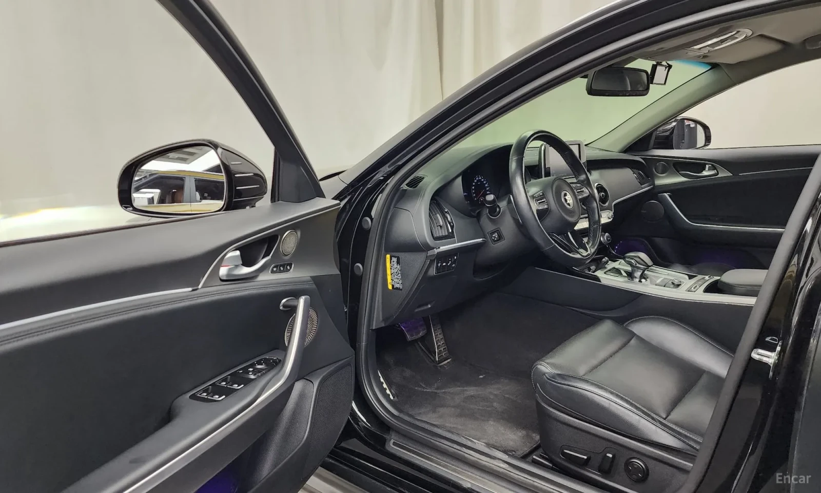 Kia Stinger 2.2d\Фулл Екстри\Въздушно окачване, снимка 10 - Автомобили и джипове - 55583474