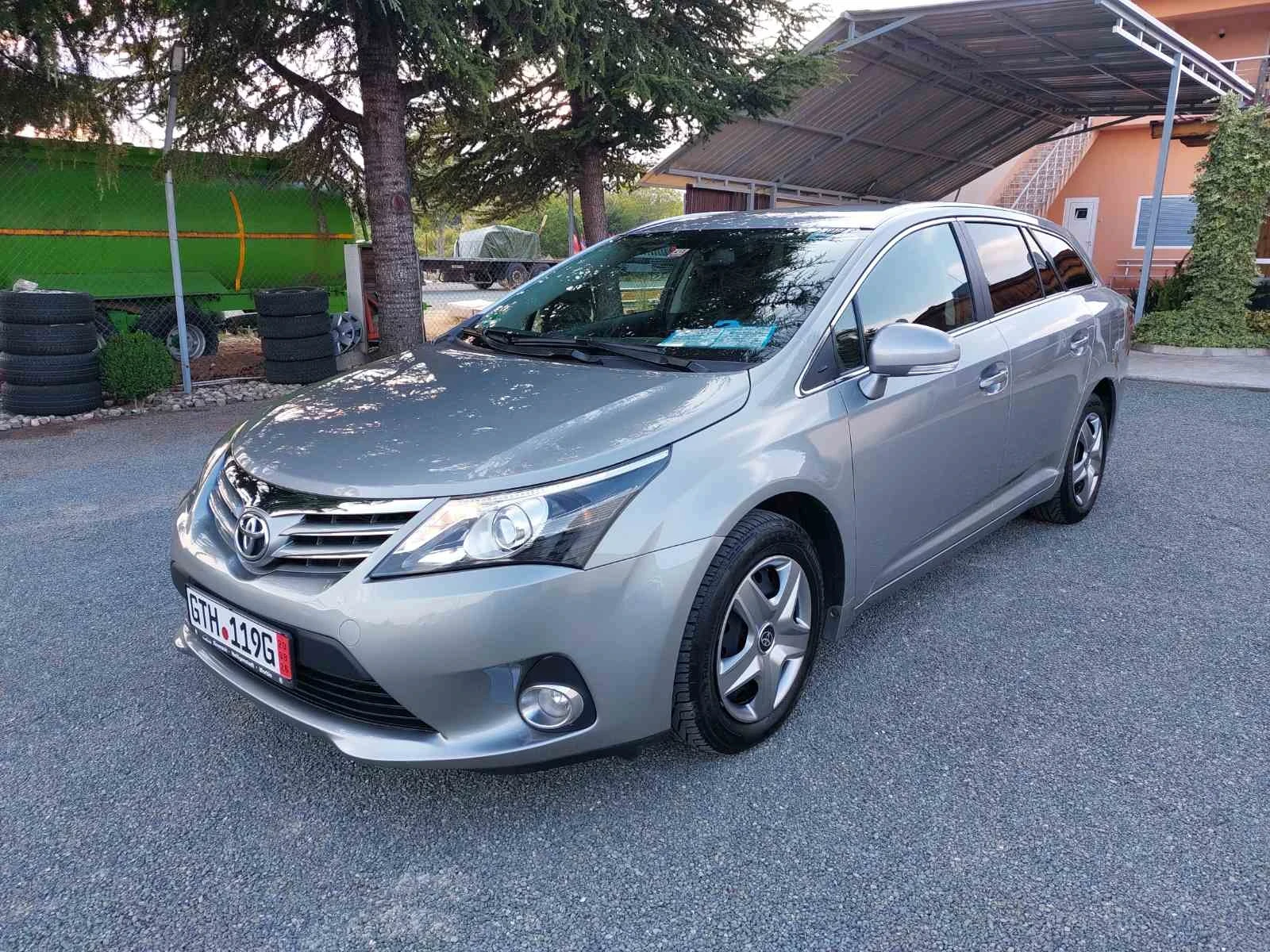 Toyota Avensis 2.0, 6ск, вер.м-р, снимка 2 - Автомобили и джипове - 55657190